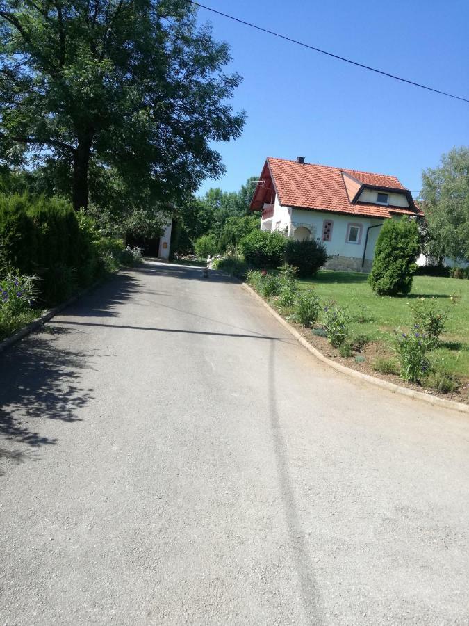 דירות Čatrnja Apartman Jasmin מראה חיצוני תמונה